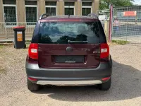 Gebraucht Skoda Yeti Family 105 PS (77 kW) 2011 Rot SUV