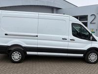 Gebraucht Ford Transit Trend 131 PS (96 kW) 2022 Weiß Limousine