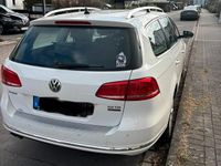 Gebraucht VW Passat 140 PS (102 kW) 2012 Weiß Kombi