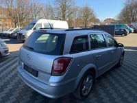 Gebraucht Opel Astra Edition 101 PS (74 kW) 2007 Starsilber iii m2 Kombi