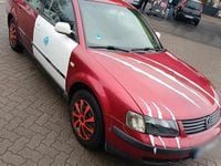 Gebraucht VW Passat 101 PS (74 kW) 1999 Rot Limousine