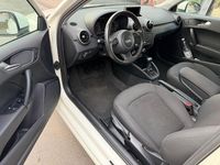 Gebraucht Audi A1 Attraction 86 PS (63 kW) 2011 Silber Kleinwagen