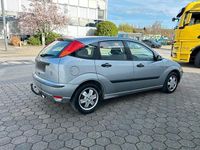 Gebraucht Ford Focus 100 PS (73 kW) 2005 Grau Kleinwagen