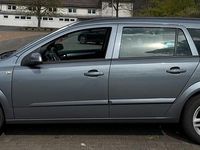 Usado Opel Astra 120 HP (88 kW) 2008 Azul Carrinha