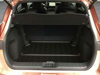 Neu Lexus LBX 136 PS (100 kW) 2026 Kupfermetallic SUV