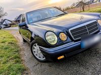 Gebraucht Mercedes E280 Elegance 204 PS (150 kW) 1998 Blau Limousine