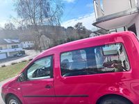 Usata VW Caddy 102 CV (75 kW) 2005 Rosso Monovolume