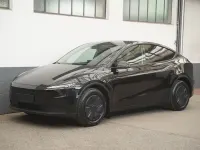 Neu Tesla Model Y Standard Range 219 kW (299 PS) 2026 Schwarz SUV