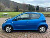 Gebraucht Toyota Aygo 68 PS (50 kW) 2010 Blau Kleinwagen