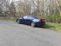 Second-hand Cadillac CTS 218 CP (160 kW) 2004 Albastru Berlinǎ