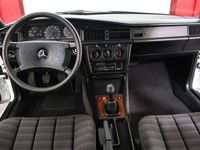 Gebraucht Mercedes 190 109 PS (80 kW) 1990 Weiß Limousine