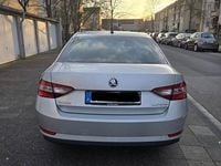 Gebraucht Skoda Superb Ambition 150 PS (110 kW) 2017 Silber Limousine