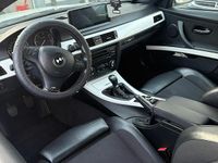 Gebraucht BMW 320 177 PS (130 kW) 2010 Weiß Limousine