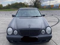 Gebraucht Mercedes E200 Classic 163 PS (119 kW) 2001 Schwarz Limousine