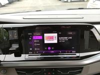 Gebraucht VW Multivan Edition 177 PS (130 kW) 2025 Monosilber metallic / deep bla Van