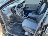 Neu Dacia Jogger 101 PS (74 kW) 2025 Grün Van / Kleinbus