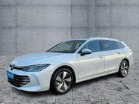 Gebraucht VW Passat Elegance 150 PS (110 kW) 2024 Oryxweiß perlmutteffekt Kombi