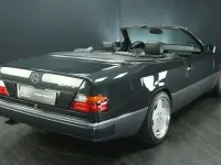 Gebraucht Mercedes 300 AMG 252 PS (185 kW) 1993 Blauschwarzmetallic 199 Cabrio
