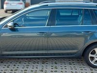 gebraucht Skoda Octavia 2.0 TDI Green tec DSG Elegance Combi...