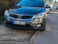 Gebraucht Kia Ceed 80 PS (58 kW) 2010 Grau Kleinwagen