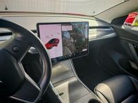 Gebraucht Tesla Model 3 Long Range RWD 239 kW (325 PS) 2019 Rot Limousine