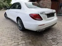 Gebraucht Mercedes E300 211 PS (155 kW) 2019 Polarweiss  unilack Limousine