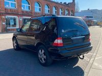 Gebraucht Mercedes ML320 218 PS (160 kW) 2002 Schwarz SUV