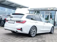 Gebraucht BMW 318 Sport Line 150 PS (110 kW) 2022 Weiß Kombi