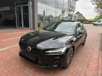 Gebraucht Volvo S60 Ultimate 250 PS (183 kW) 2023 Schwarz metallic Limousine