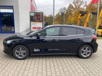 Usado Ford Focus Titanium 125 CV (91 kW) 2023 Negro Berlina