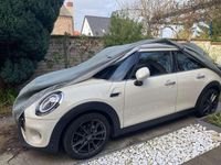 Gebraucht Mini Cooper 136 PS (100 kW) 2019 Weiß Kleinwagen