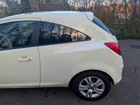 Gebraucht Opel Corsa Color Edition 87 PS (63 kW) 2011 Weiß Kleinwagen
