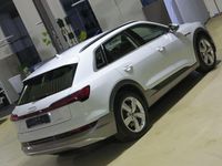 Second-hand Audi e-tron Advanced 300 kW (408 CP) 2022 Alb SUV