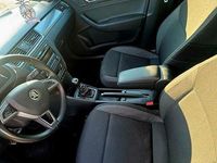 Usata Skoda Rapid Active 105 CV (77 kW) 2015 Rosso Utilitaria