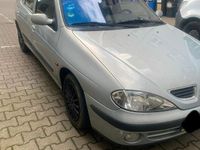 Gebraucht Renault Mégane 75 PS (55 kW) 2001 Silber Kleinwagen