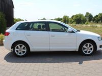 Gebraucht Audi A3 Attraction 102 PS (75 kW) 2010 Weiß Limousine