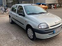 Gebraucht Renault Clio II 55 PS (40 kW) 2000 Silber Kleinwagen