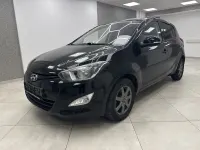 Gebraucht Hyundai i20 Edition 86 PS (63 kW) 2013 Schwarz Kleinwagen
