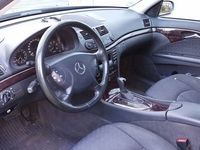 Gebraucht Mercedes E220 204 PS (150 kW) 2005 Grau Kombi