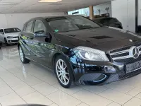 Gebraucht Mercedes A180 122 PS (89 kW) 2012 Schwarz Kleinwagen