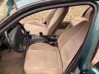 Gebraucht BMW 318 100 PS (73 kW) 1993 Grün Limousine