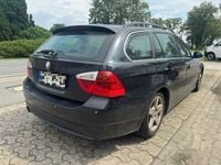 Gebraucht BMW 325 Advantage 218 PS (160 kW) 2007 Schwarz Kombi
