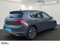 Usata VW Golf VIII Active 150 CV (110 kW) 2023 Grigio Berlina