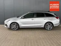 Neu Hyundai i30 Comfort 101 PS (74 kW) 2025 Shimmering silver Kombi
