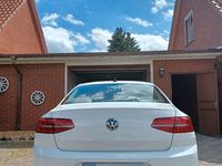 Gebraucht VW Passat Highline 239 PS (175 kW) 2016 Weiß Limousine