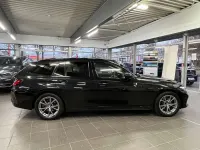 Gebraucht BMW 320 190 PS (139 kW) 2023 Saphirschwarz Kombi
