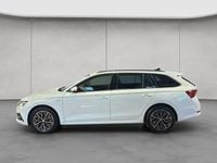 Gebraucht Skoda Octavia Clever 116 PS (85 kW) 2022 Moonweiß perleffekt Kombi