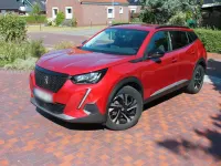 Gebraucht Peugeot 2008 Allure 131 PS (96 kW) 2022 Rot SUV