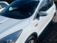 Gebraucht Ford Kuga Titanium 150 PS (110 kW) 2016 Weiß SUV