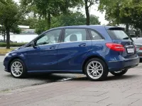 Gebraucht Mercedes B180 AMG Edition 1 122 PS (89 kW) 2013 Blau Kleinwagen